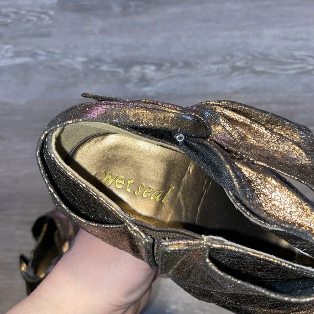 VINTAGE Y2K WET SEAL‎ METALLIC GOLD BOW HEEL SLIP-ON ANKLE BOOTIES SIZE 7.5
